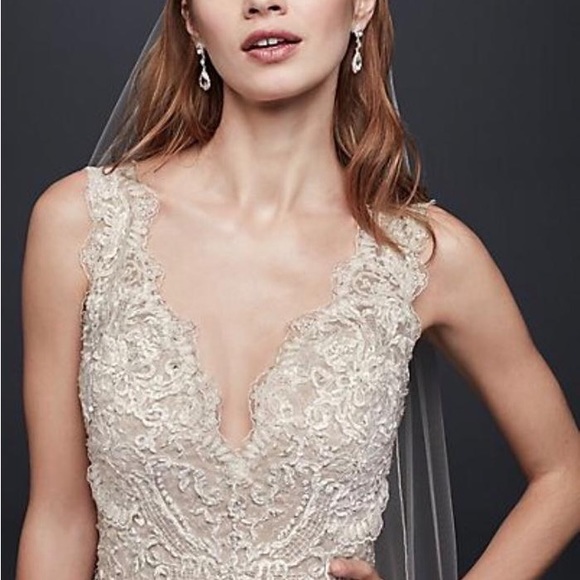 David’s Bridal, Wedding Dress, Mermaid (Trumpet)Style, Size 10, Off White - Picture 5 of 6